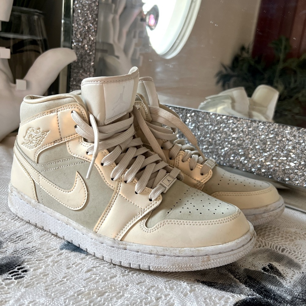 Air Jordan Women’s High-Top Sneakers – Size 8.5